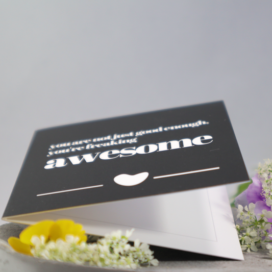 kort [7x7] med texten freaking awesome